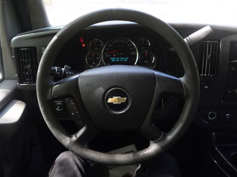 Used 2014 Chevrolet Express 3500 RWD image 4
