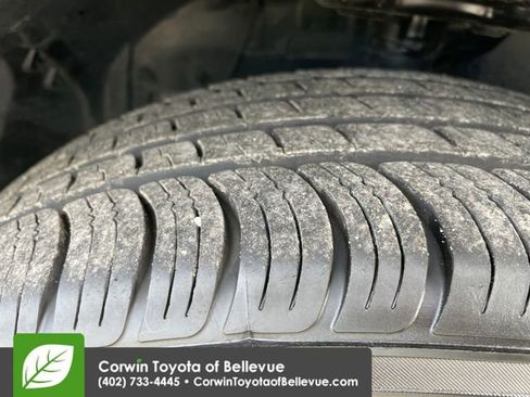 Used 2024 Nissan Rogue SV AWD/4WD image 27