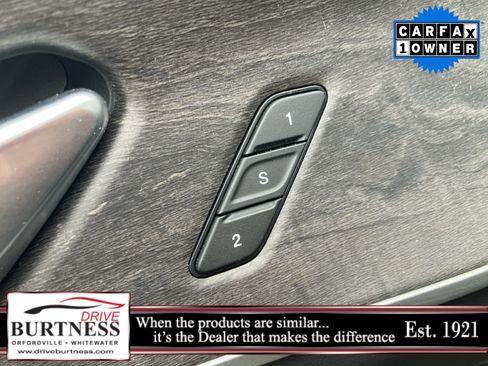 Used 2023 Jeep Grand Cherokee Limited w/ Black Appearance Package image 12