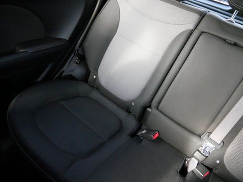 Used 2018 Kia Soul + image 12