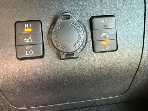 Used 2014 Toyota Prius Plug-In Hybrid image 24