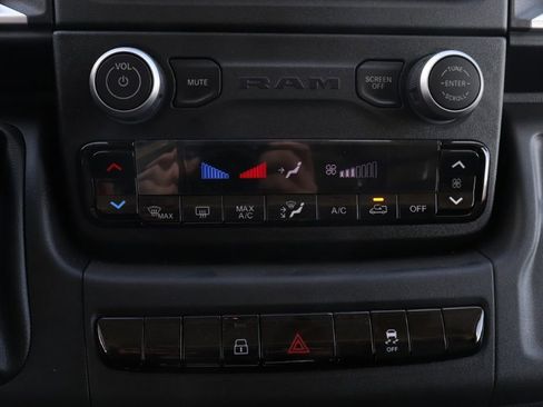 Used 2024 RAM ProMaster 2500 FWD image 12
