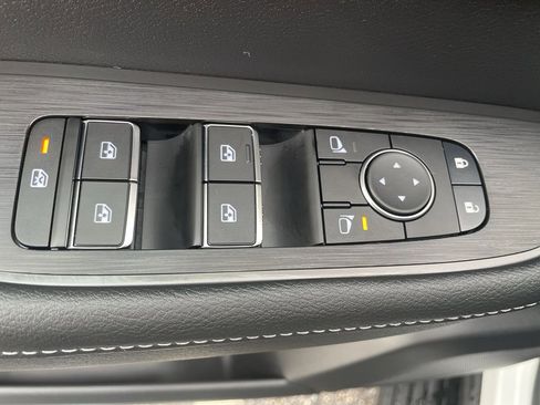 New 2026 Nissan Armada SV image 9