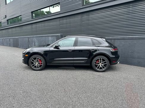 Certified 2023 Porsche Macan S AWD/4WD image 7