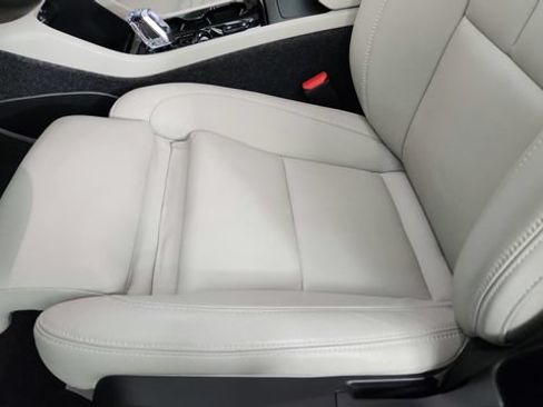 Certified 2026 Volvo XC40 B5 Plus w/ Protection Package Premier AWD/4WD image 27
