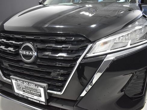 Used 2022 Nissan Kicks SV FWD image 11