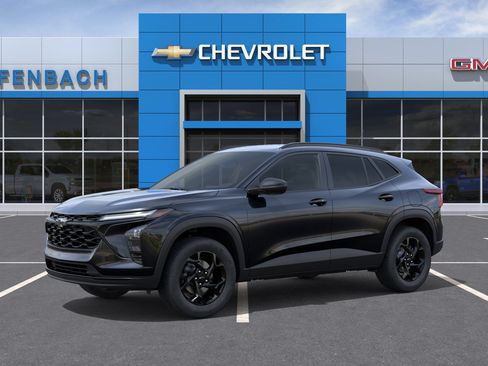 New 2026 Chevrolet Trax LT w/ Driver Confidence Package FWD image 2