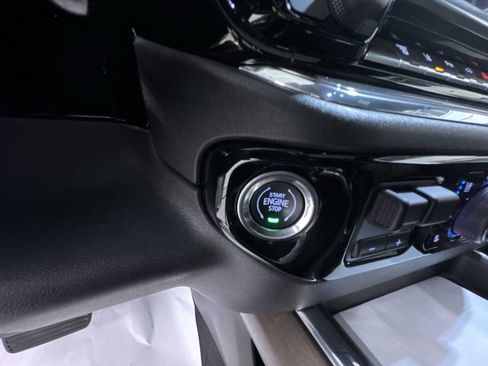 Used 2024 Chevrolet Silverado 2500 High Country w/ High Country Premium Package image 16