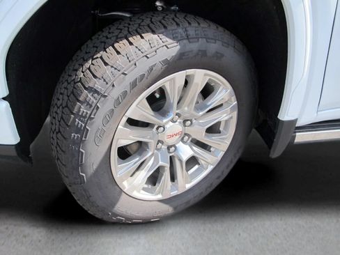 Used 2026 GMC Sierra 1500 Denali w/ Technology Package AWD/4WD image 25