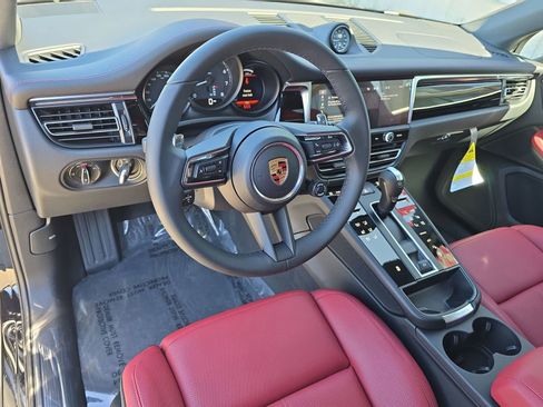 New 2026 Porsche Macan AWD/4WD image 4