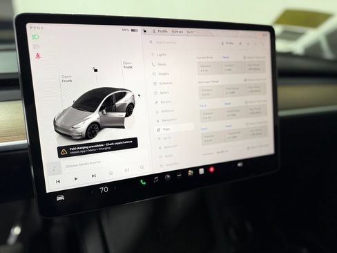 Used 2022 Tesla Model Y Long Range AWD/4WD image 13