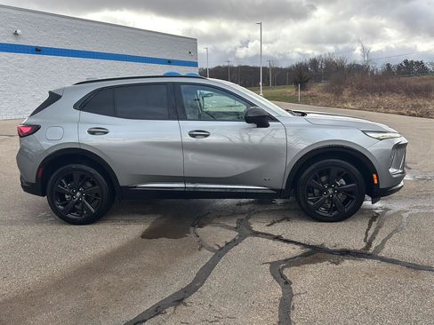 Used 2025 Buick Envision Sport Touring image 8