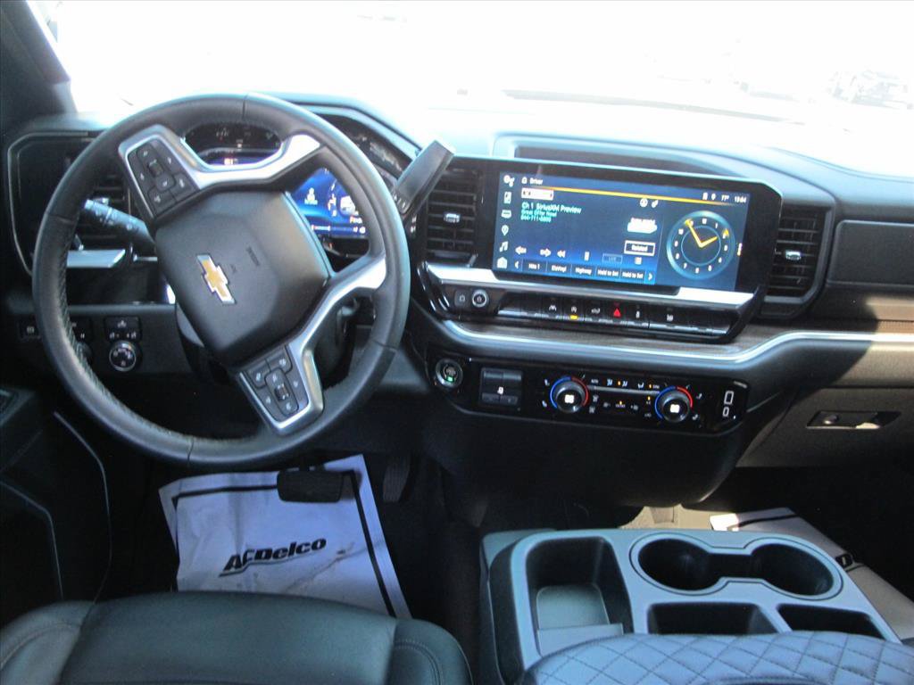 Used 2024 Chevrolet Silverado 1500 LT w/ Leather Package AWD/4WD image 15
