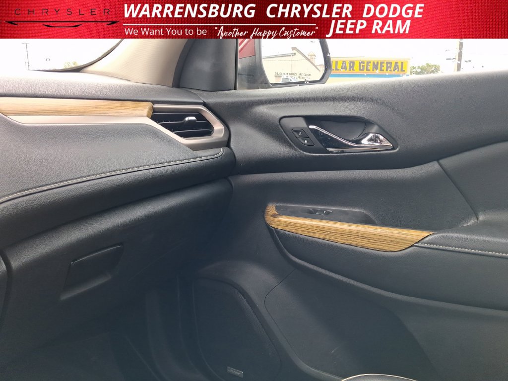 Used 2018 GMC Acadia Denali w/ Technology Package AWD/4WD image 23