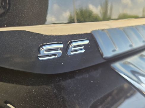 Certified 2026 Volkswagen Tiguan SE FWD image 11