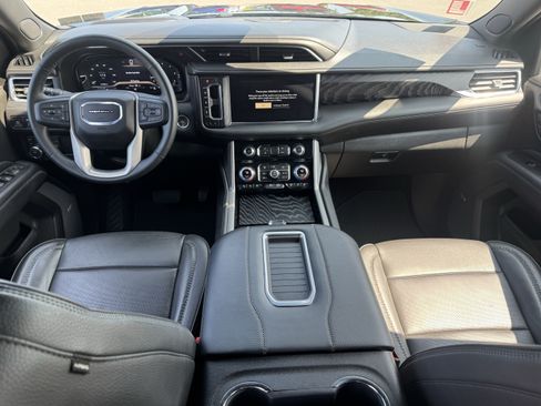 Used 2024 GMC Yukon XL Denali AWD/4WD image 15