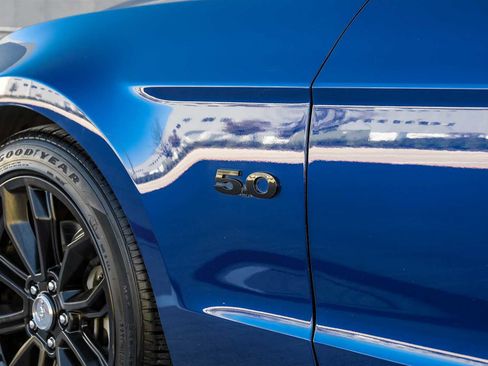 Used 2013 Ford Mustang GT Premium w/ Comfort Pkg image 39