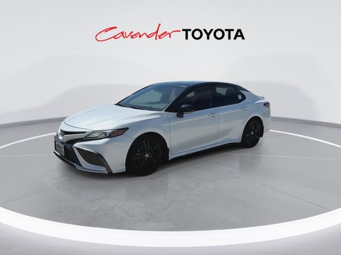 Used 2021 Toyota Camry XSE w/ Navigation Package FWD image 4