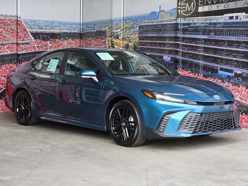 Certified 2026 Toyota Camry SE FWD image 1