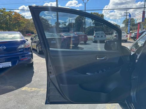 Used 2013 Nissan Leaf SV w/ LED & Quick Charge Pkg image 12