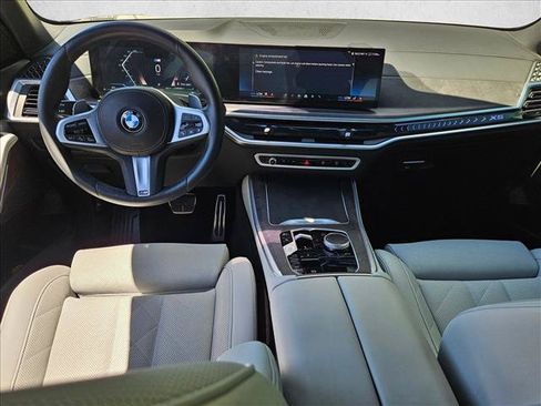 Used 2025 BMW X5 xDrive40i w/ M Sport Package AWD/4WD image 17