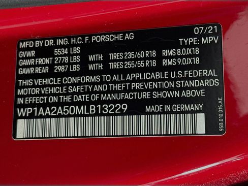 Used 2021 Porsche Macan image 38