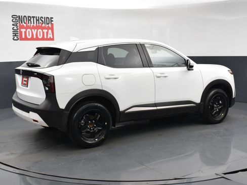 Used 2025 Nissan Kicks SV w/ Illumination Package FWD image 4
