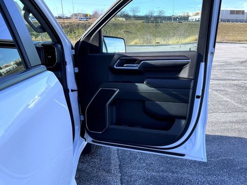 Used 2022 Chevrolet Silverado 1500 LT image 13