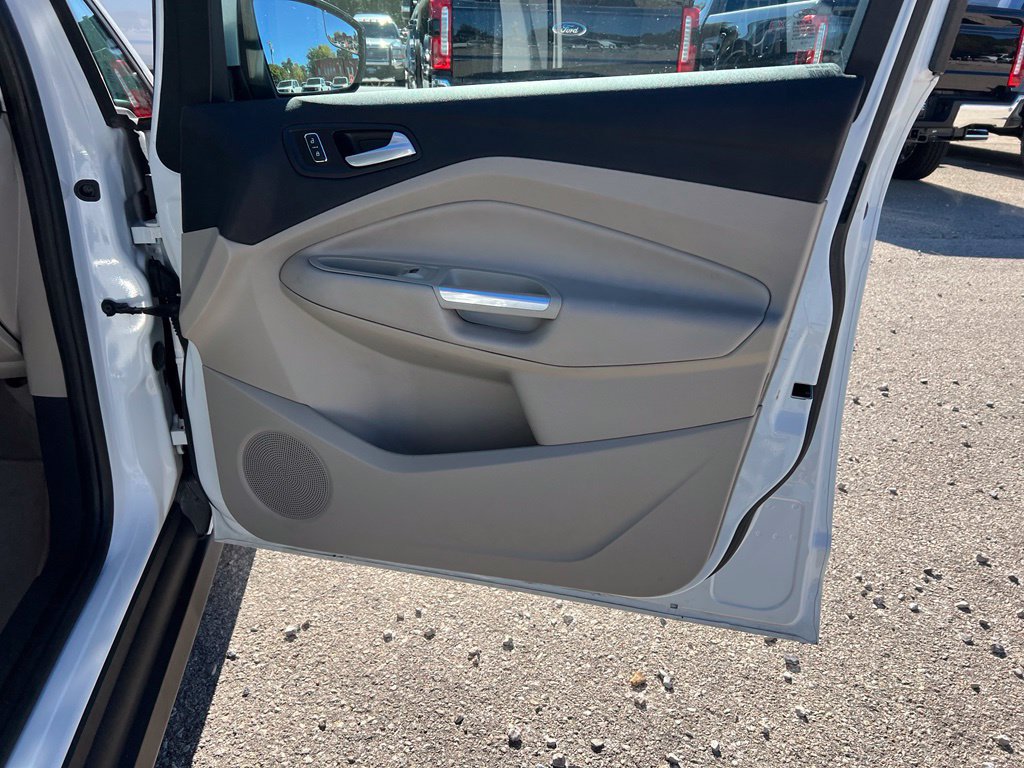 Used 2015 Ford C-MAX SE w/ Equipment Group 202A FWD image 18