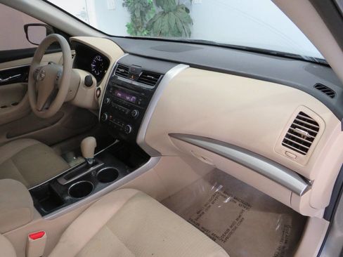 Used 2014 Nissan Altima 2.5 S image 7