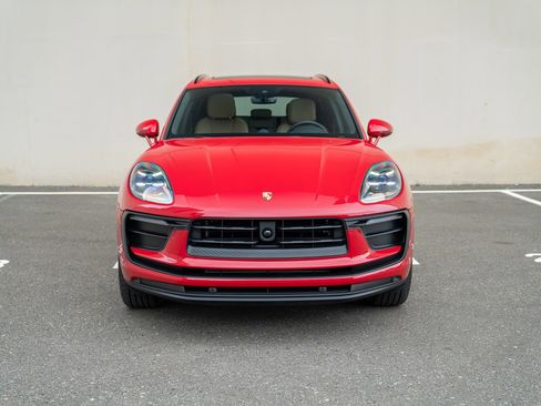 Certified 2026 Porsche Macan image 6