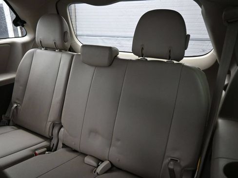 Used 2013 Toyota Sienna XLE FWD image 14