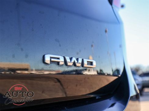 Used 2024 GMC Terrain SLE image 13