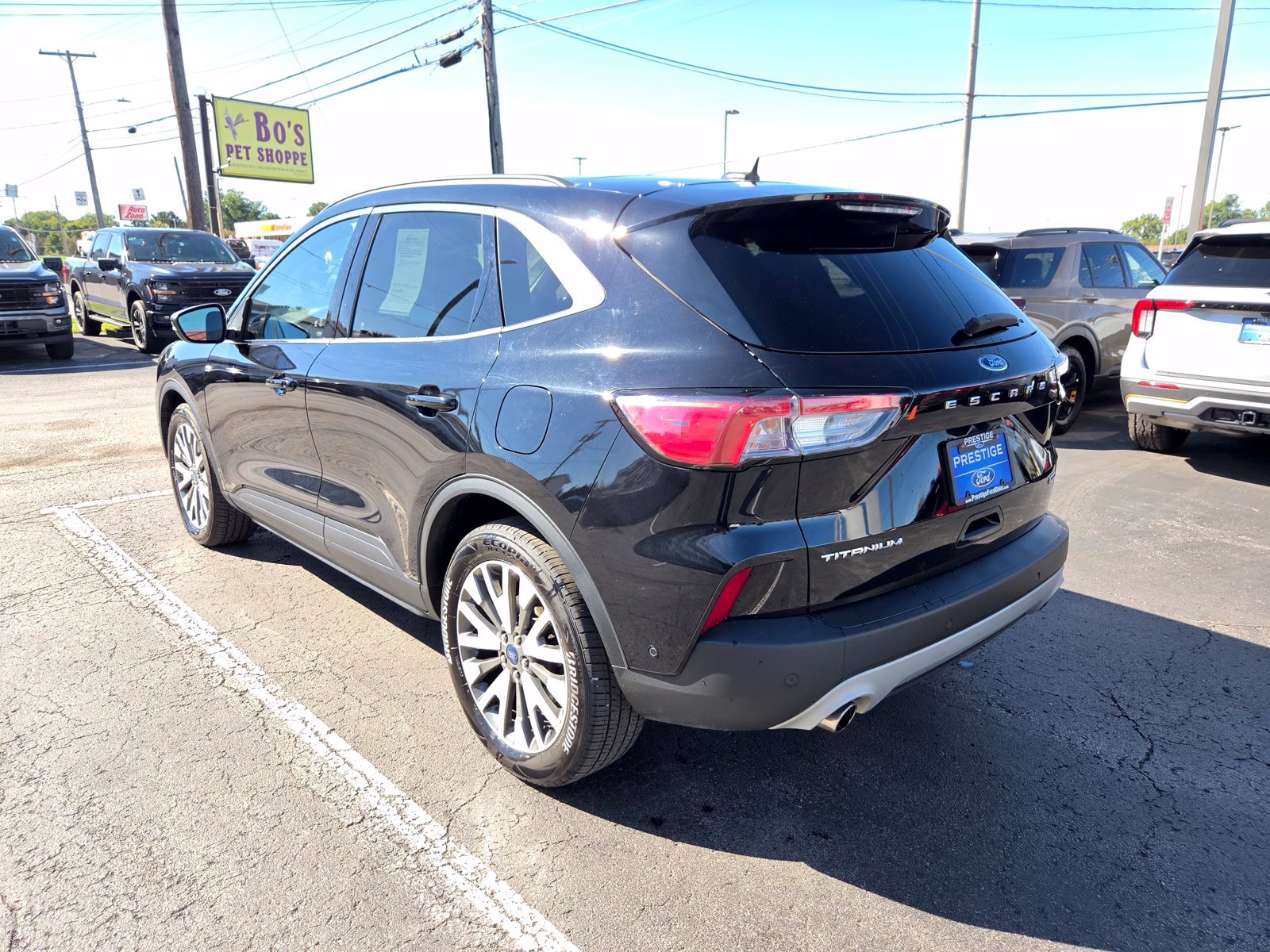 Used 2020 Ford Escape Titanium w/ Titanium Premium Package 2.0 AWD/4WD image 6