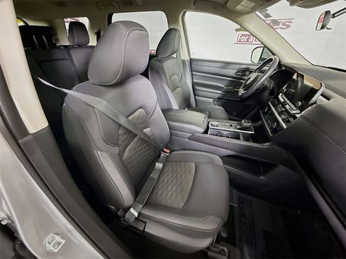 Certified 2024 Nissan Pathfinder SV image 33