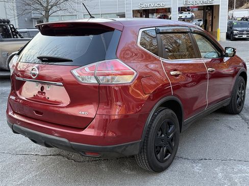 Used 2015 Nissan Rogue S image 6