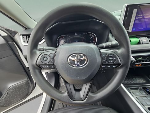 Used 2024 Toyota RAV4 LE AWD/4WD image 21