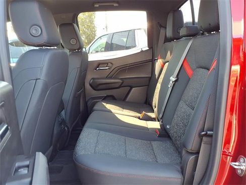 Used 2023 Chevrolet Colorado Z71 image 23