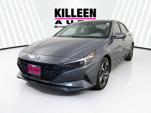 Used 2023 Hyundai Elantra SEL w/ Convenience Package FWD image 3