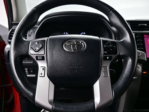 Used 2022 Toyota 4Runner SR5 AWD/4WD image 25
