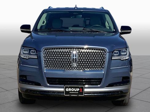Used 2023 Lincoln Navigator 4WD image 4