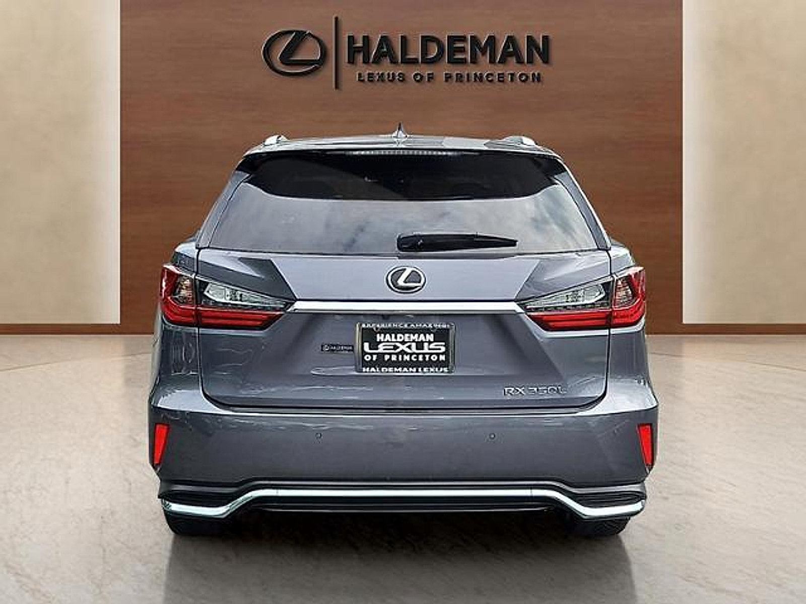 Used 2020 Lexus RX 350L Premium w/ Premium Package AWD/4WD image 5