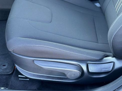 Certified 2025 Hyundai Elantra Sport image 14