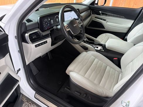 Used 2024 Kia Telluride SX Prestige AWD/4WD image 2
