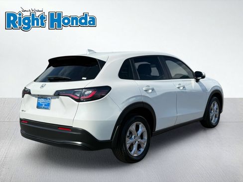 Certified 2024 Honda HR-V LX image 8