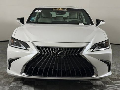Used 2025 Lexus ES 350 w/ Premium Package FWD image 12