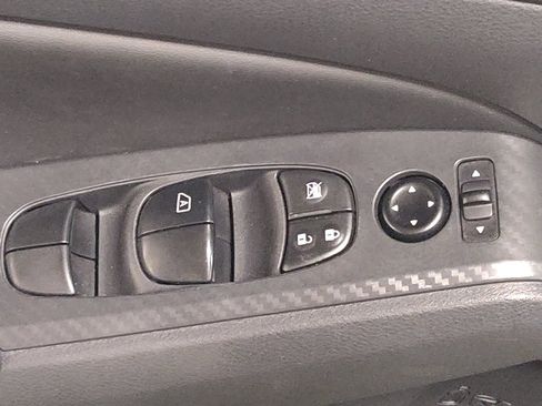 Used 2025 Nissan Altima 2.5 SV FWD image 27