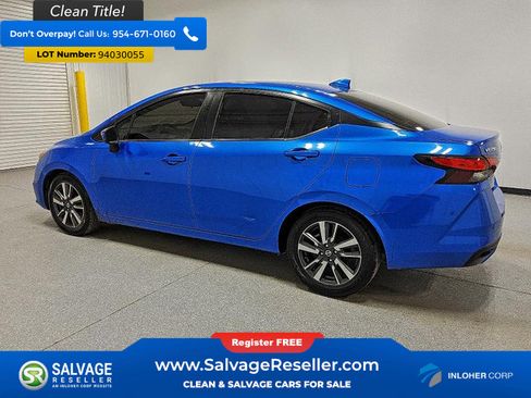 Used 2021 Nissan Versa SV image 3