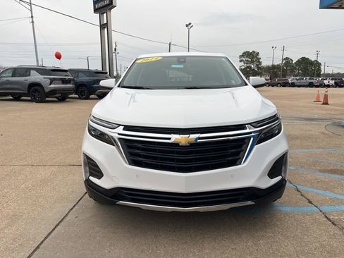 Used 2024 Chevrolet Equinox LT image 2