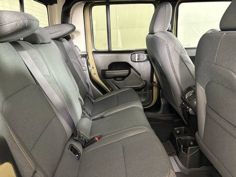 New 2026 Jeep Gladiator Sport AWD/4WD image 17